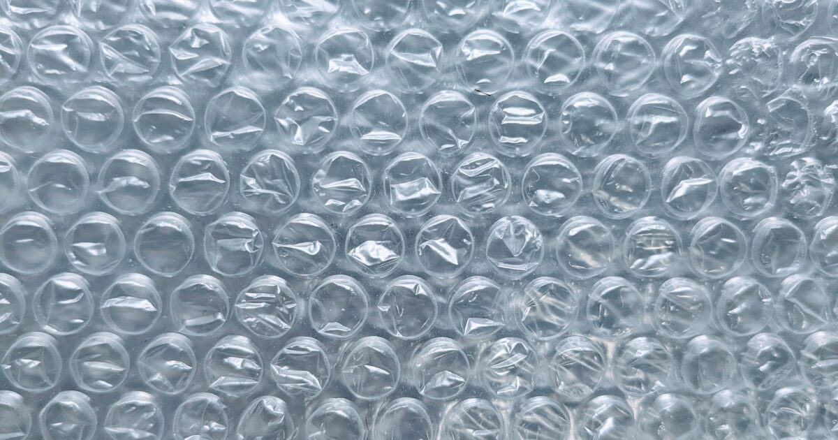 クローズアップされた梱包用のプチプチ（気泡緩衝材）